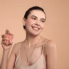 Perfumy z charakterem – trwałe zapachy dla kobiet z ogonem, które nie zostają w tle